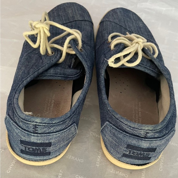 Toms shoes - Picture 2 of 3